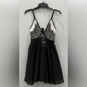 Missguided Women’s  Black White Lace Detail V-Neck Spaghetti Strap Mini